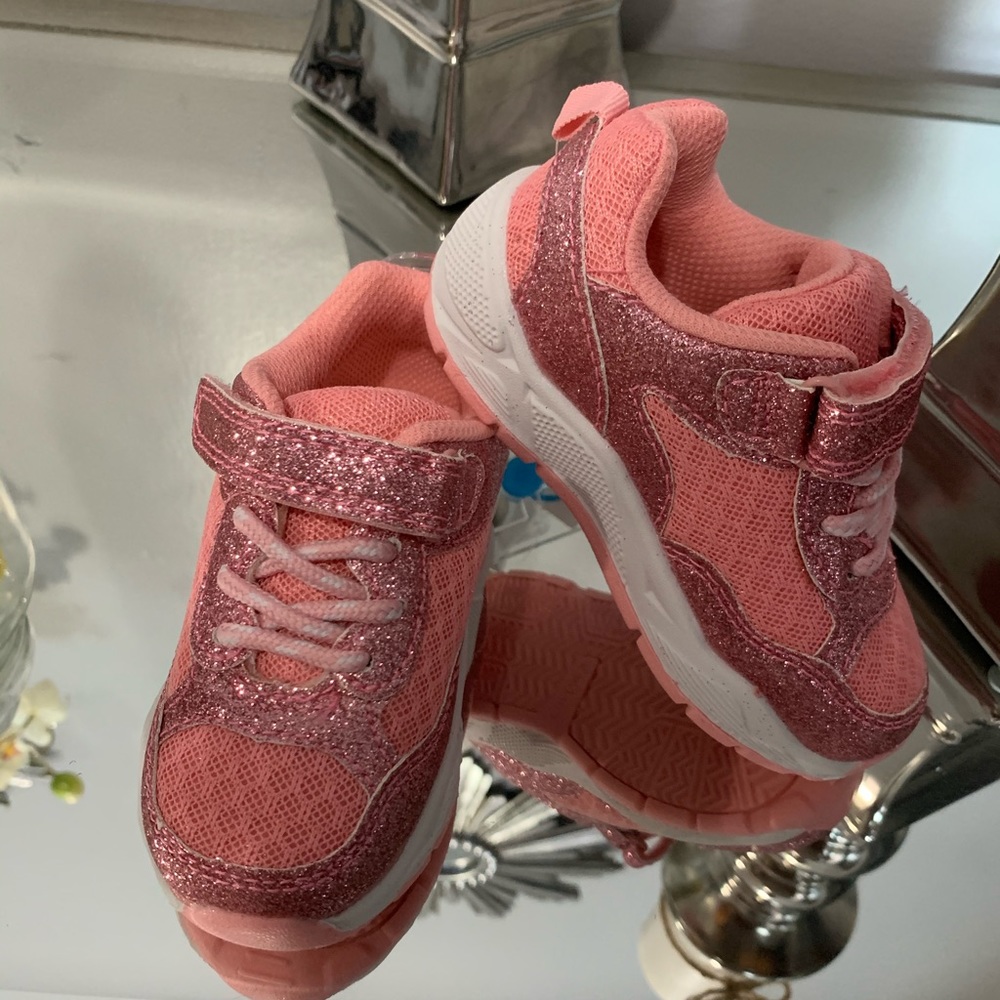 Carter’s sneaker girl